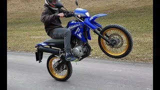 Yamaha xt 125 Supermoto Wheelie [upl. by Orelie]