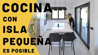 Cocinas PEQUEÑAS con isla 🏝 Blancas 🔘 [upl. by Madeleine]