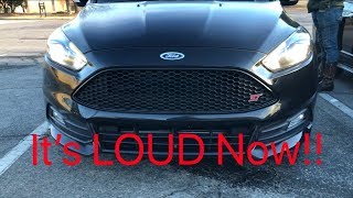 2017 Ford Focus ST TurboSmart Blow Off Valve Stock vs Turbosmart BOV [upl. by Llerrom]