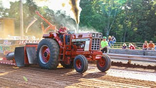 Now This is Tractor Pulling [upl. by Leina]